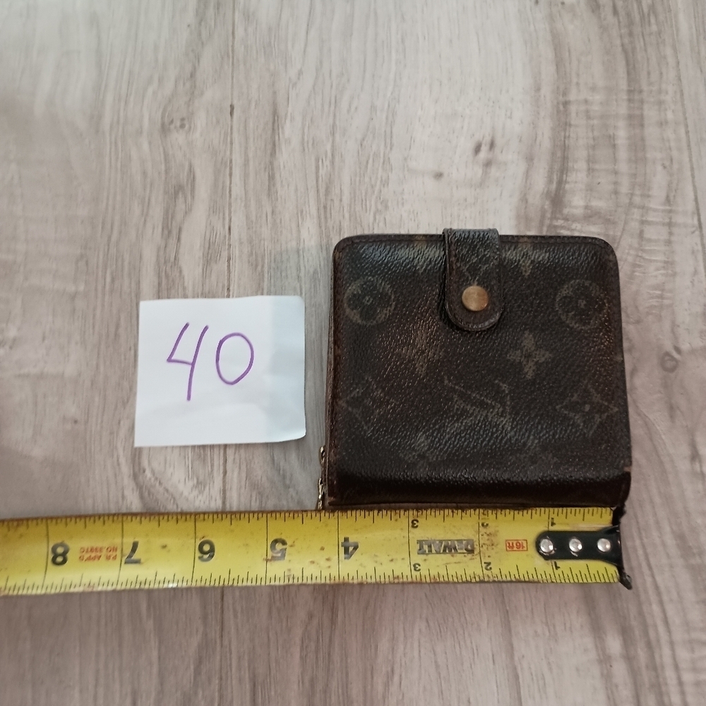 Louis Vuitton Brown Mongram Canvas Wallet Bi Fold - Picture 11 of 12